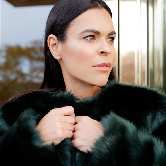 Meet your Posher, Beth - Picture 1 of 1